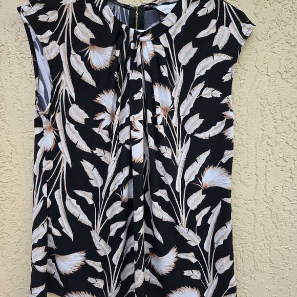 Floral Black and Cream Women's Top - Picture 1 of 8